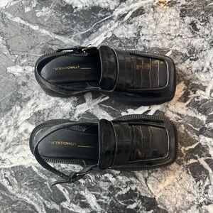 INTENTIONALLY BLANK Black Croc Leather Sling Back Mules (US 7)